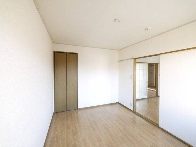 エクレール平城Dの寝室