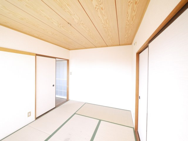 エクレール平城Dの和室