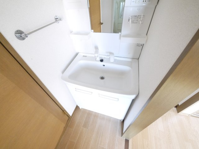 エクレール平城Dの独立洗面台