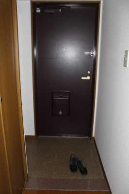 【玄関】 | ディンプル宇津木