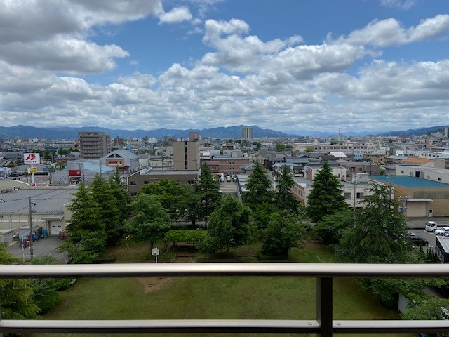 ビブレ志比口の展望|目の前は公園です。将来建物が建つ心配が低くて安心です。
