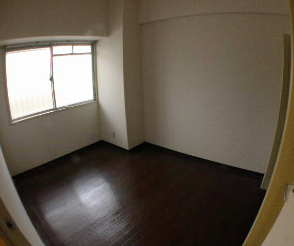 東大阪市友井５丁目の賃貸マンションの洋室