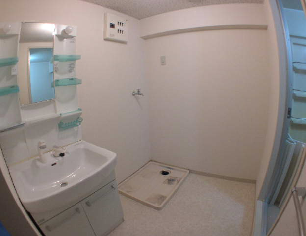 東大阪市友井５丁目の賃貸マンションの洗面所