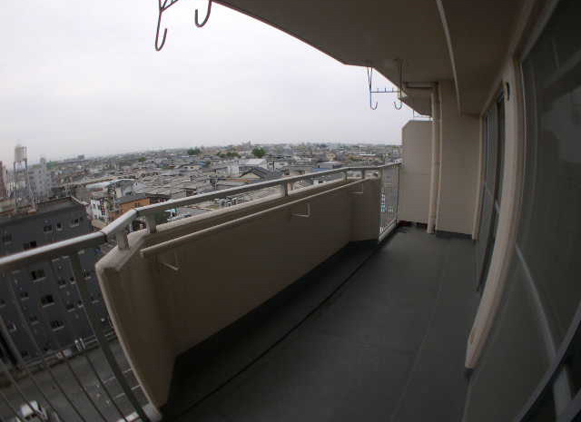 東大阪市友井５丁目の賃貸マンションのバルコニー
