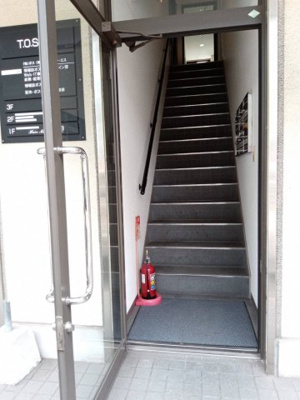 【エントランス】 | TOSビル