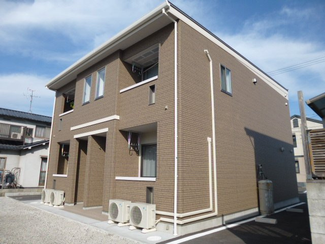 倉敷市日吉町のアパートの外観