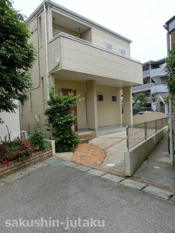 萱田町　中古戸建の外観|萱田町　中古戸建　２００７年建築　土地約４２坪　５ｍ公道面　大和田小学校・大和田中学校