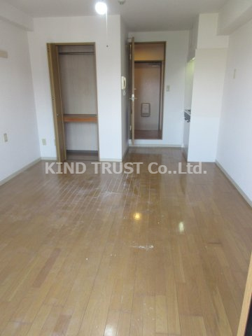 中津栄マンションの居間・リビング|使いやすいリビングです