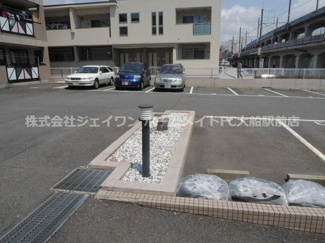 【駐車場】