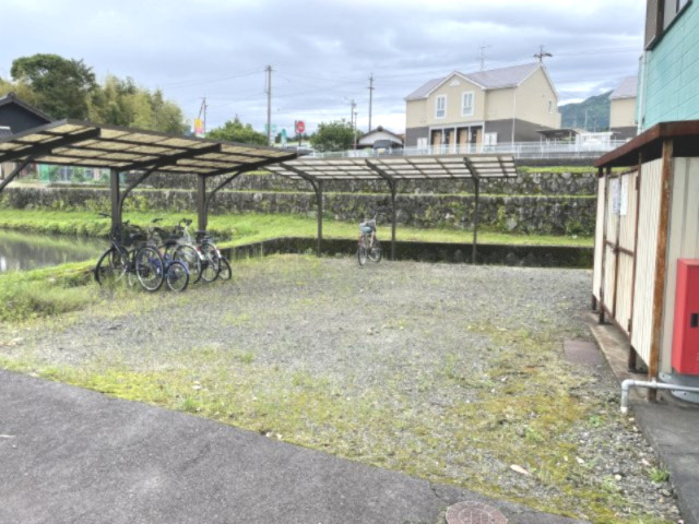 クオリティーハイツⅡのその他共用部分|屋根付き駐輪場