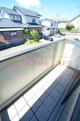 ハッピーヴィレッジ【キャッシュバック対象】のバルコニー|お洗濯にも便利なバルコニー付き