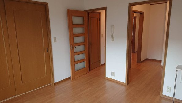エーデル雲雀丘二番館の居間・リビング