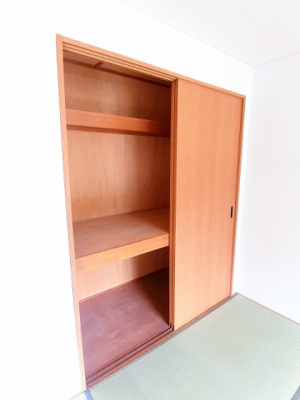 【収納】 | ライリッヒ・フーガ | 和室6帖のお部屋にある押入れです！押入れは寝具など、かさ張りやすいものの収納にぴったり☆お部屋もすっきり片付きます♪