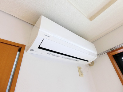 【設備】 | ライリッヒ・フーガ | 暑い夏や寒い冬に大活躍！リビングダイニングキッチンにあるエアコンです☆冷暖房完備で1年中快適に過ごせます♪