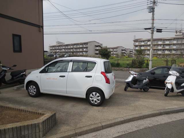 シエルＢの駐車場