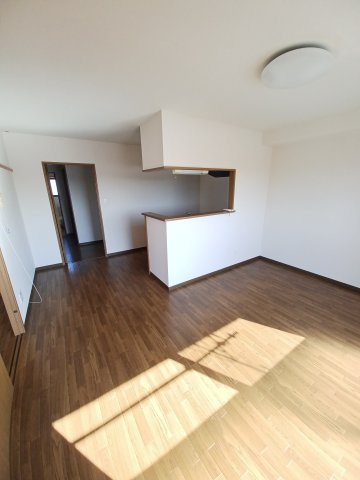 レジェン志邑の居間・リビング|ゆったり過ごせるリビングです