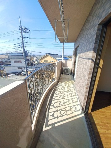 レジェン志邑のバルコニー|お洗濯にも便利なバルコニー付き