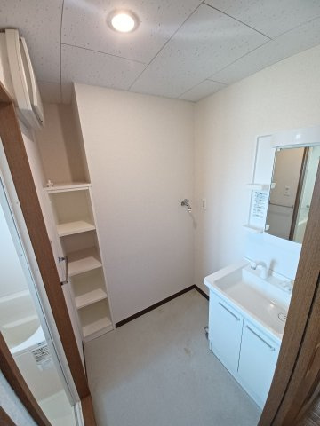 レジェン志邑の洗面所|広い洗面スペース