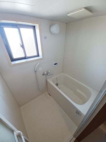 レジェン志邑の浴室|落ち着いた空間のお風呂です