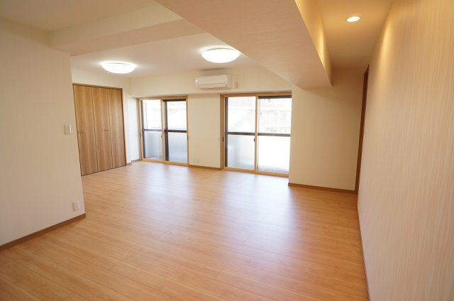 【居間・リビング】 | トラパレス