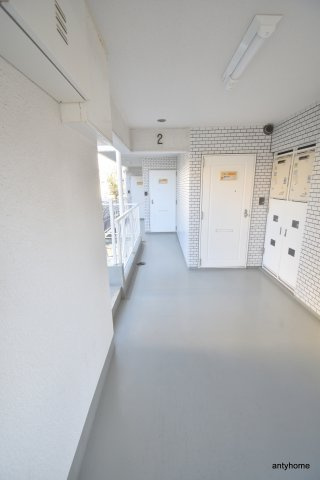 ホワイトハイツ　仲介手数料無料のロビー