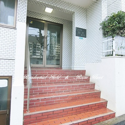 ジョイフル目黒洗足のエントランス