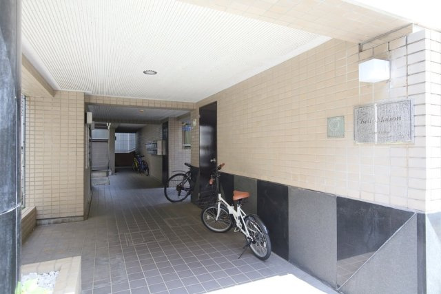 ベルメゾン笹塚のエントランス