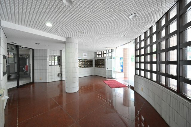 ラ・レジダンス・ド・アドラーブルのエントランス