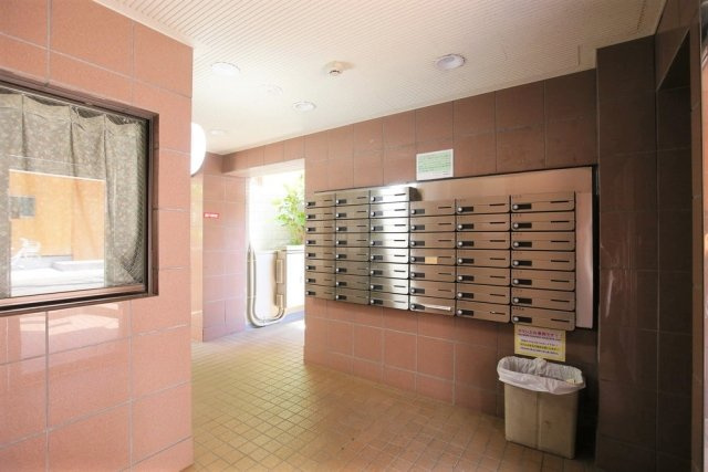 スカイコート世田谷第４のエントランス