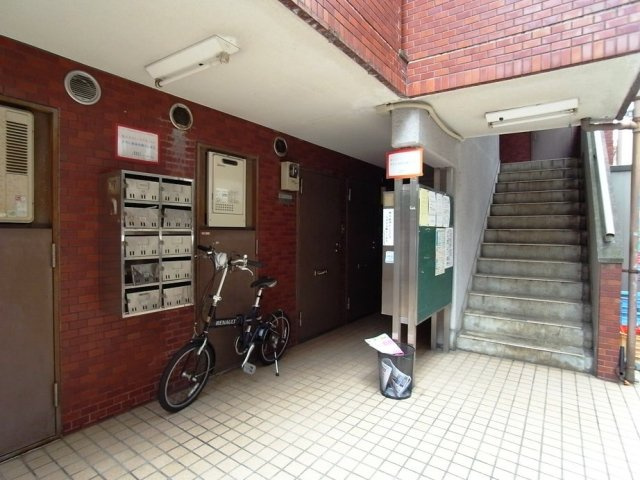 ユースフル学芸大のエントランス