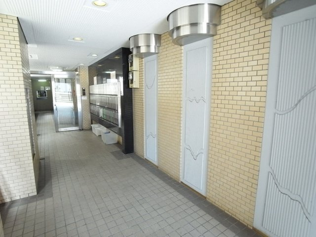 スターホームズ千歳烏山のエントランス