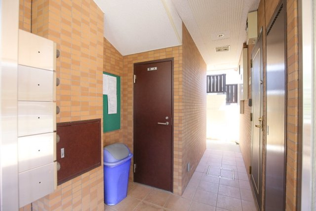 グレイスコート幡ヶ谷のエントランス