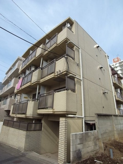 ドム都立大の外観