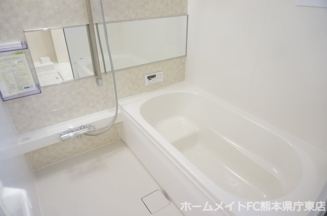 ホワイトローズⅠの浴室