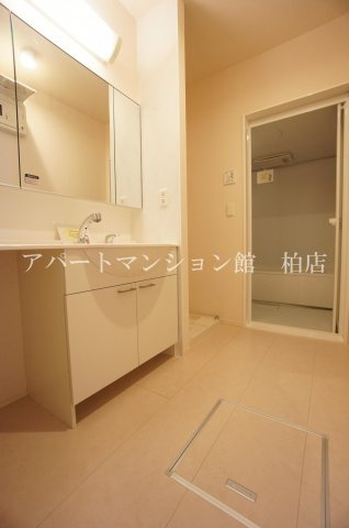 カームベリーＤの洗面所