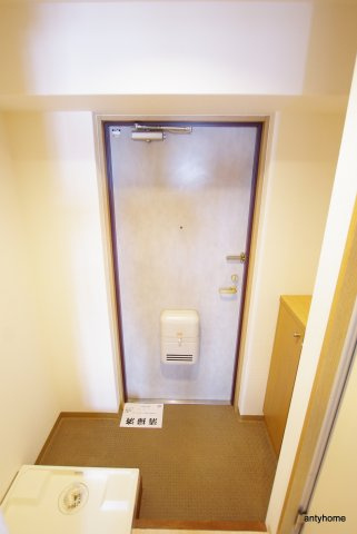 エスリード新大阪第8　仲介手数料無料の玄関
