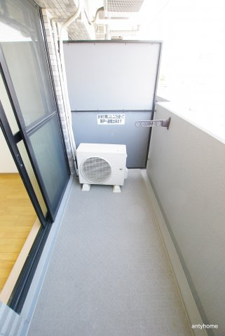 エスリード新大阪第8　仲介手数料無料のバルコニー