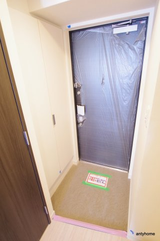 プレサンス新大阪イオリア　仲介手数料無料の玄関
