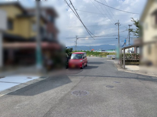 【前面道路含む現地写真】
