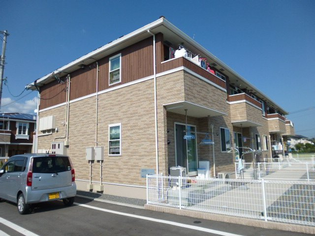 総社市井尻野のアパートの外観