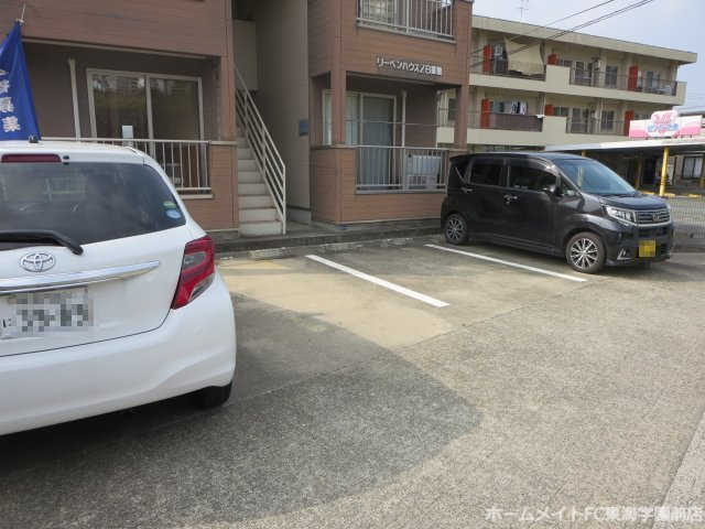 リーベンハウスＺ　８番館の駐車場