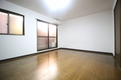 【寝室】 | サンライトあべの5 | 明るい寝室です。