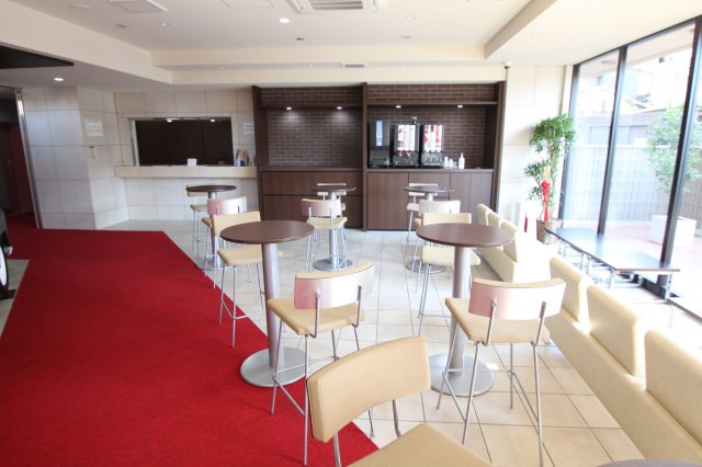 サンキャドマス近鉄長瀬駅前のエントランス