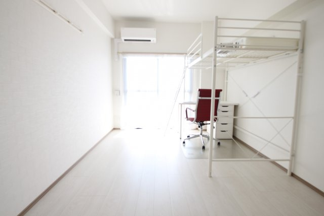 サンキャドマス近鉄長瀬駅前の洋室