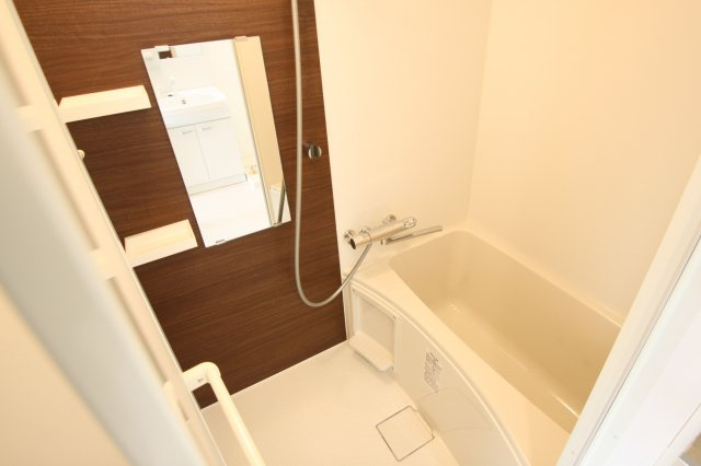 サンキャドマス近鉄長瀬駅前の浴室