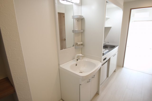 サンキャドマス近鉄長瀬駅前の独立洗面台