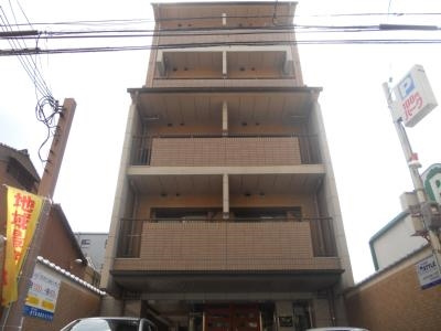 ウエスティ烏丸の外観
