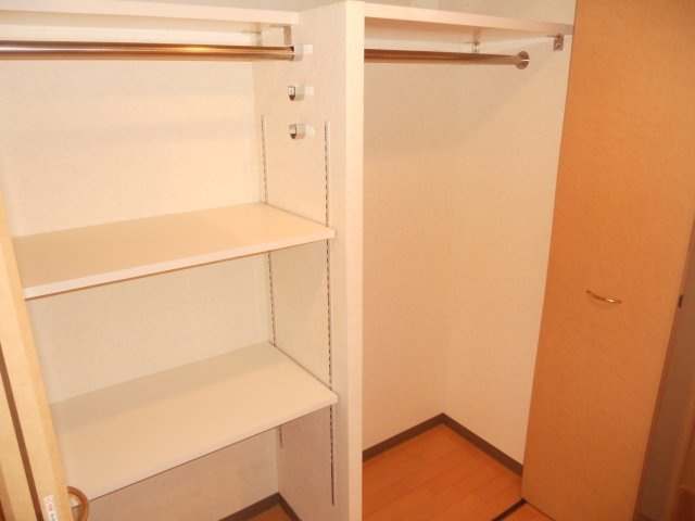 レジーナ錦小路の収納|廊下のクローゼット