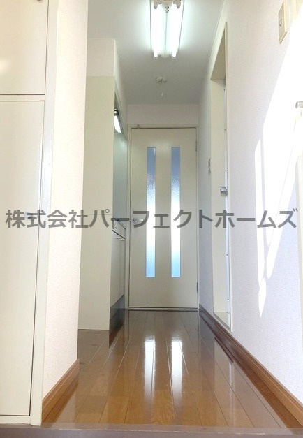 大東御殿山ビルの玄関|明るい玄関です