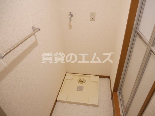 【設備】 | アークプラザしおばる | アークプラザしおばるの室内洗濯機置き場